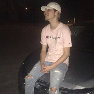 Meet your Posher, Sam